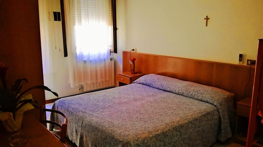 Due Palme Hotell Caorle Eksteriør bilde